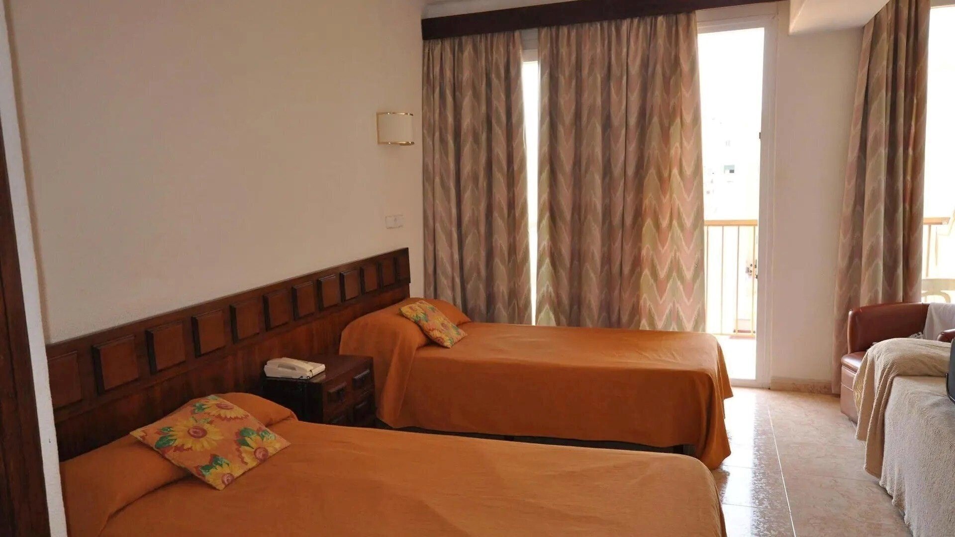 Фотографія Encant 3*